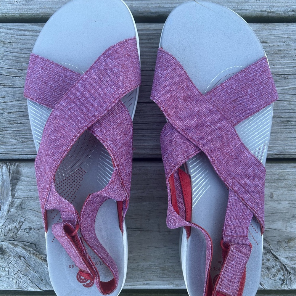 Clark’s Cloudstepper Arla Kayden sandal (size 12)